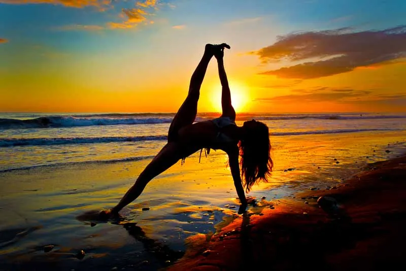 Yoga frente al mar